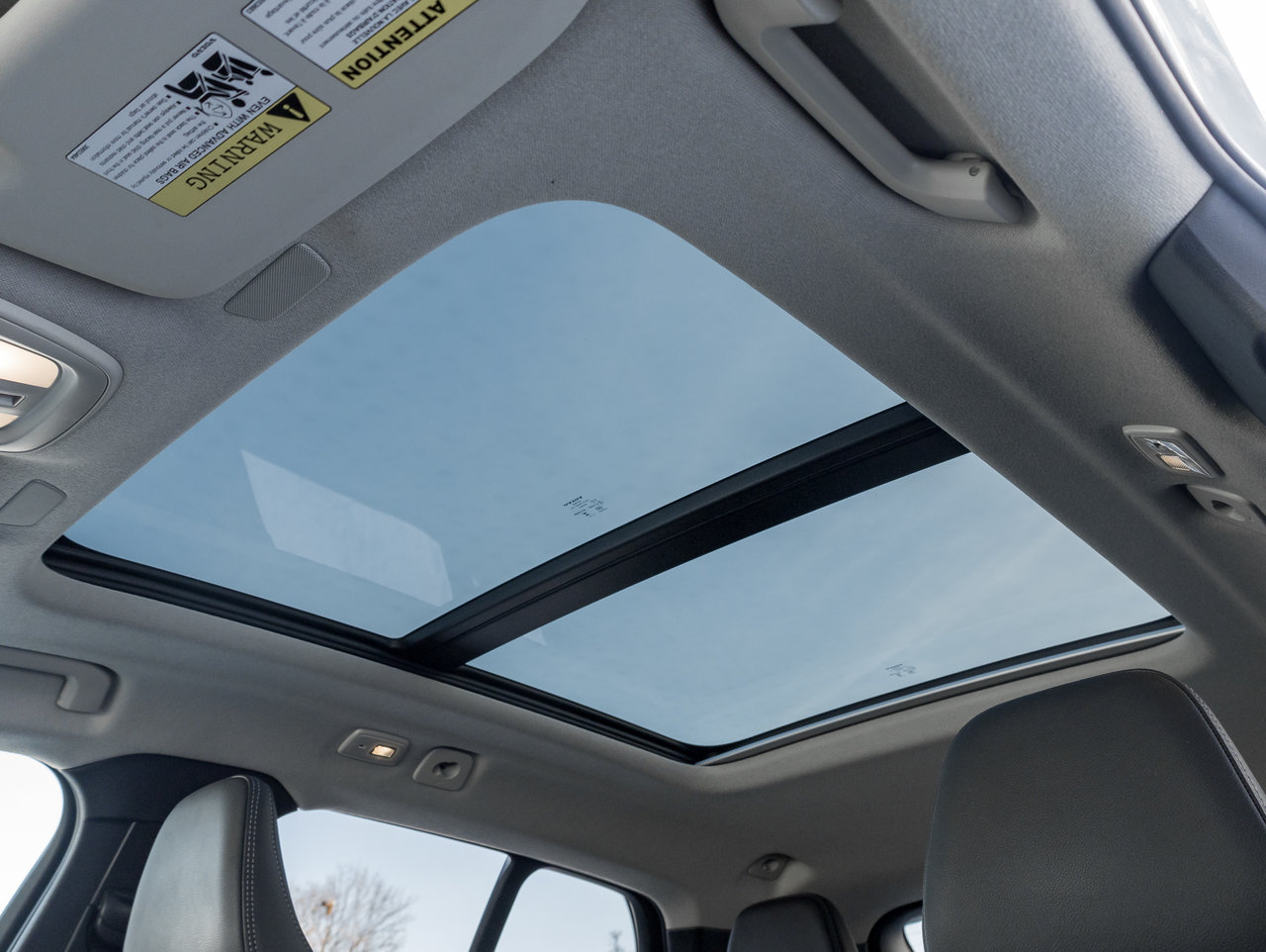 Volvo XC40 B5 AWD Plus Dark Theme  HARMAN KARDON  OFF LEASE 2024-21