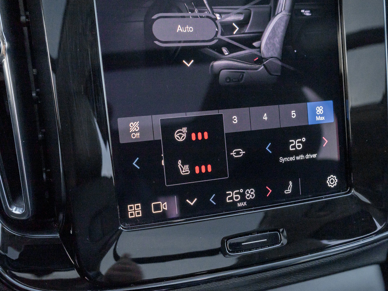 Volvo XC40 B5 AWD Plus Dark Theme  HARMAN KARDON  OFF LEASE 2024-20