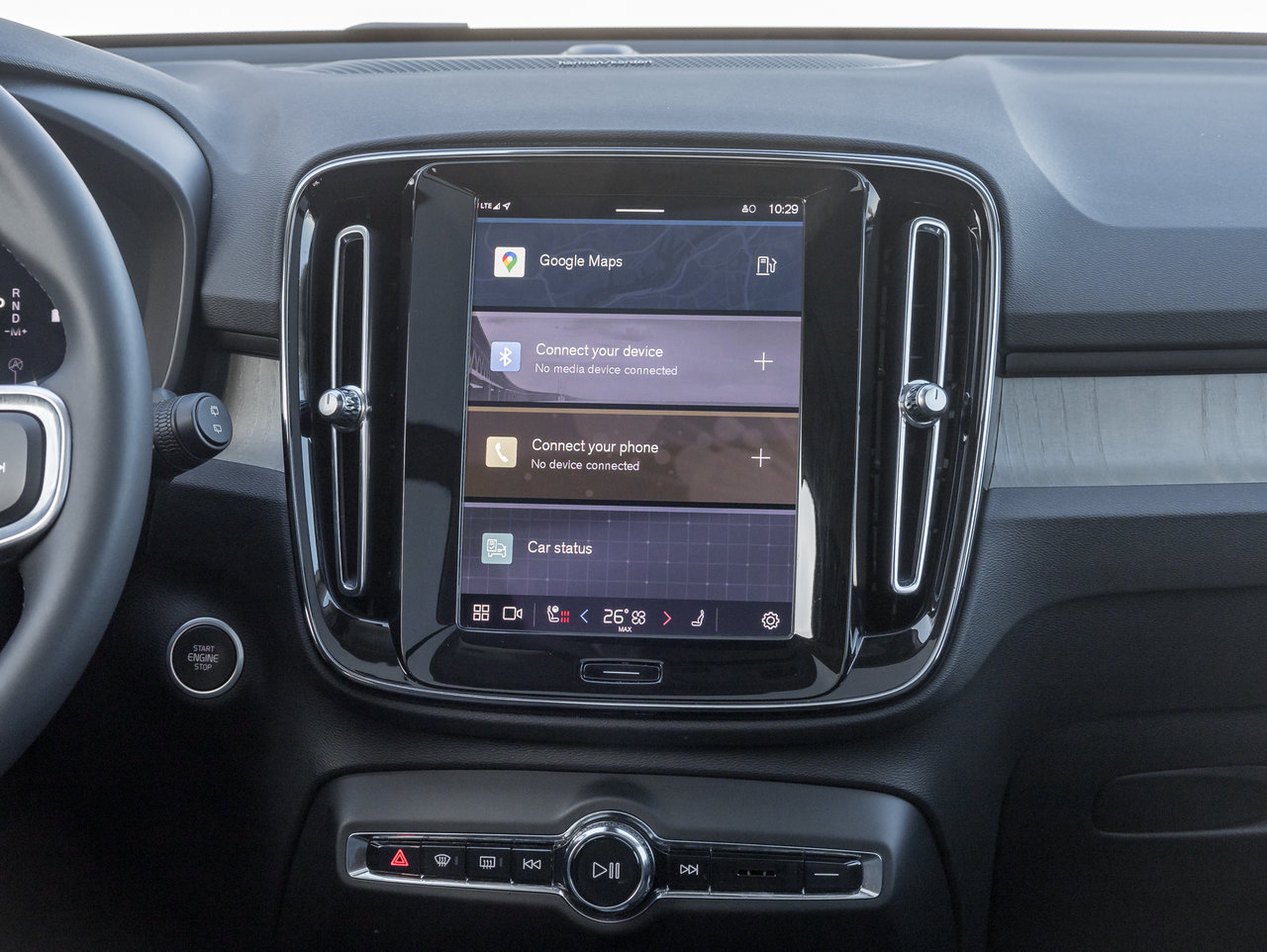 Volvo XC40 B5 AWD Plus Dark Theme  HARMAN KARDON  OFF LEASE 2024-26