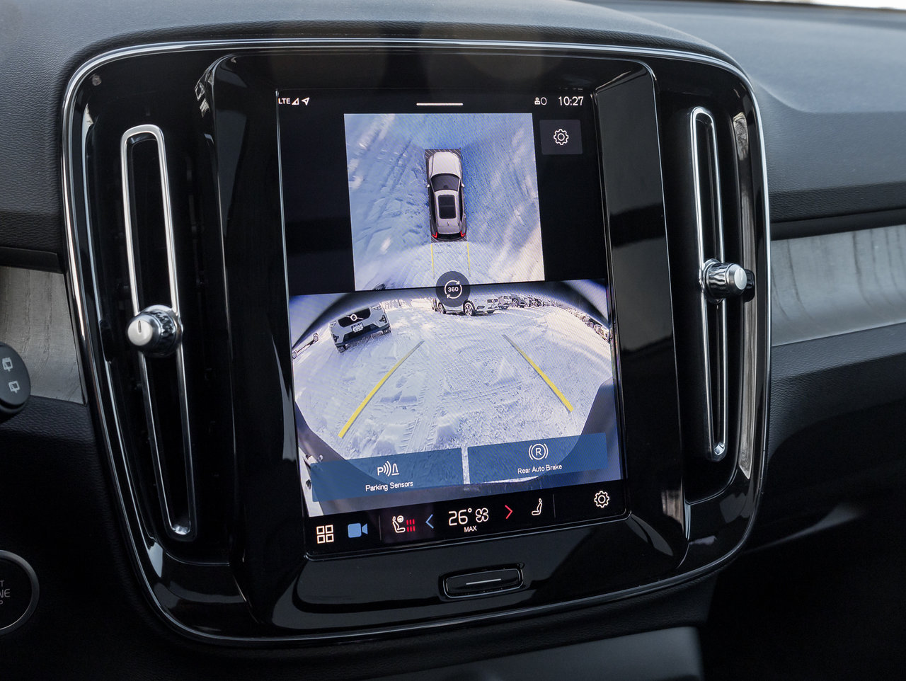 Volvo XC40 B5 AWD Plus Dark Theme  HARMAN KARDON  OFF LEASE 2024-11