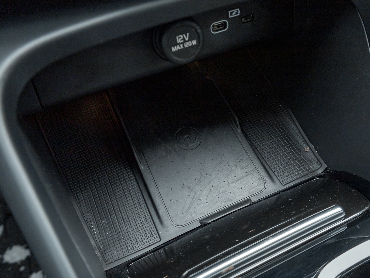 Volvo XC40 B5 AWD Ultimate Dark Theme TRADE IN NEW TIRES CPO 2024-17