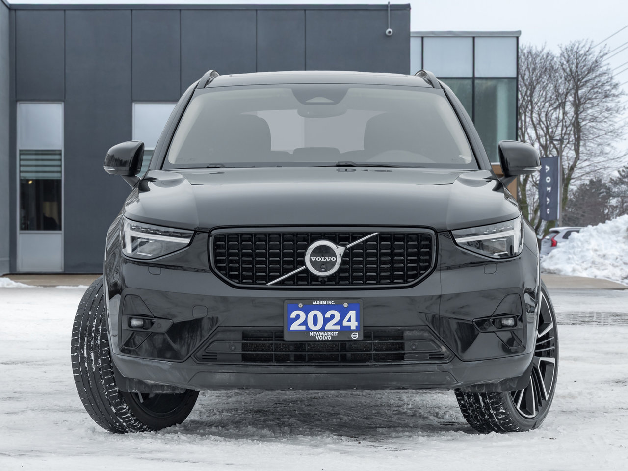 Volvo XC40 B5 AWD Ultimate Dark Theme TRADE IN NEW TIRES CPO 2024-1
