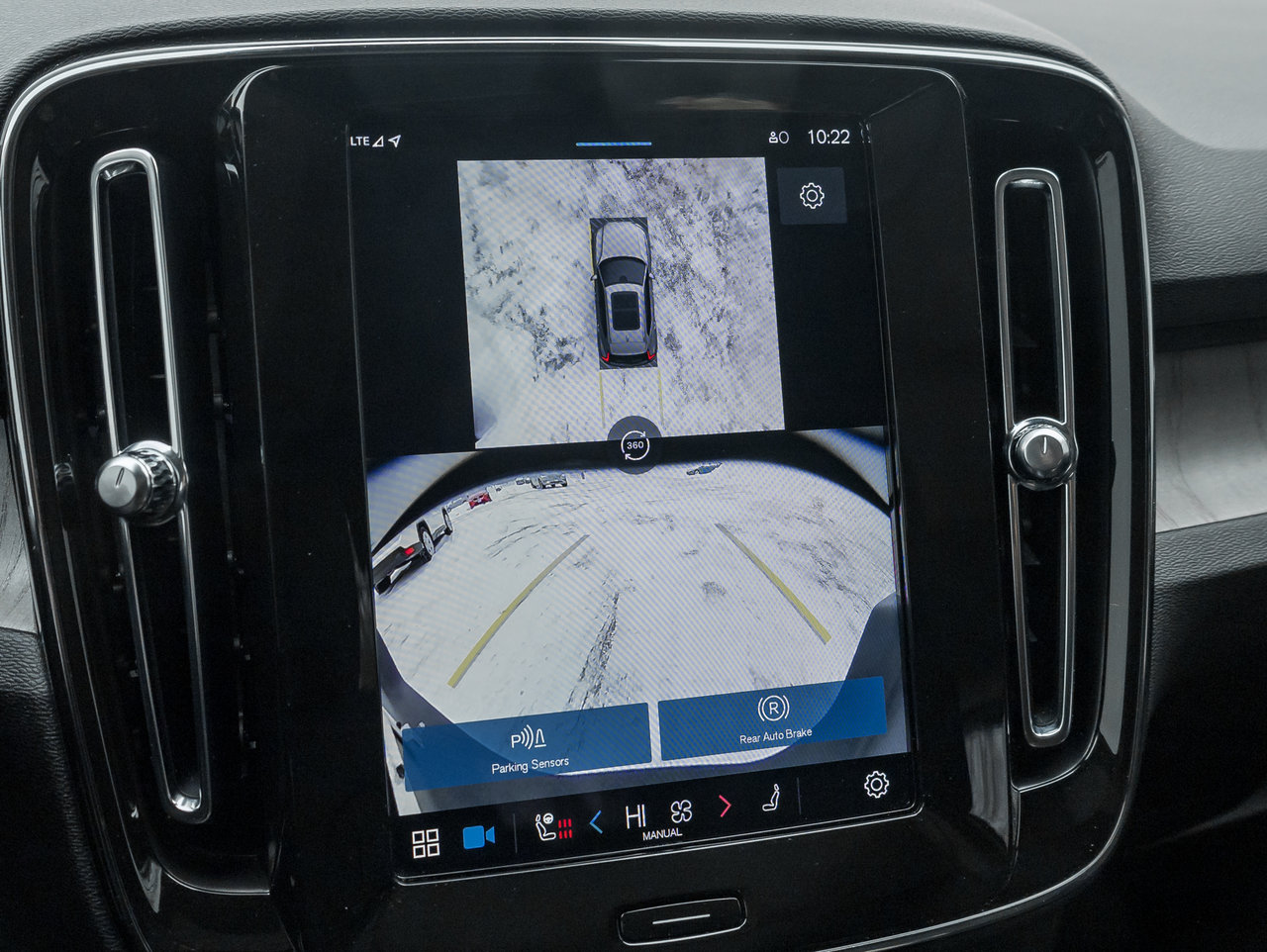 Volvo XC40 B5 AWD Ultimate Dark Theme TRADE IN NEW TIRES CPO 2024-11