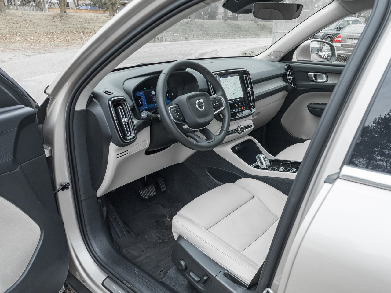 Volvo XC40 B5 AWD PLUS  LOW MILEAGE  3.49%*CPO RATE UP TO 84M 2024-6