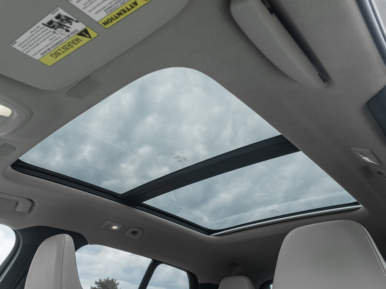 Volvo XC40 B5 AWD PLUS  LOW MILEAGE  3.49%*CPO RATE UP TO 84M 2024-21