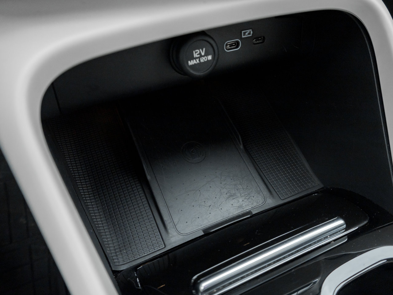 Volvo XC40 B5 AWD PLUS  LOW MILEAGE  3.49%*CPO RATE UP TO 84M 2024-17