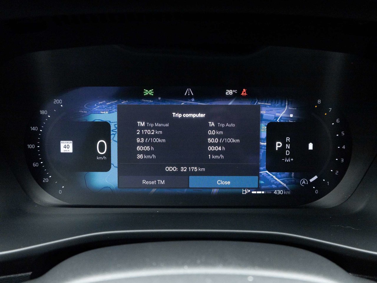 2024 Volvo XC40 Plus Dark Theme-8