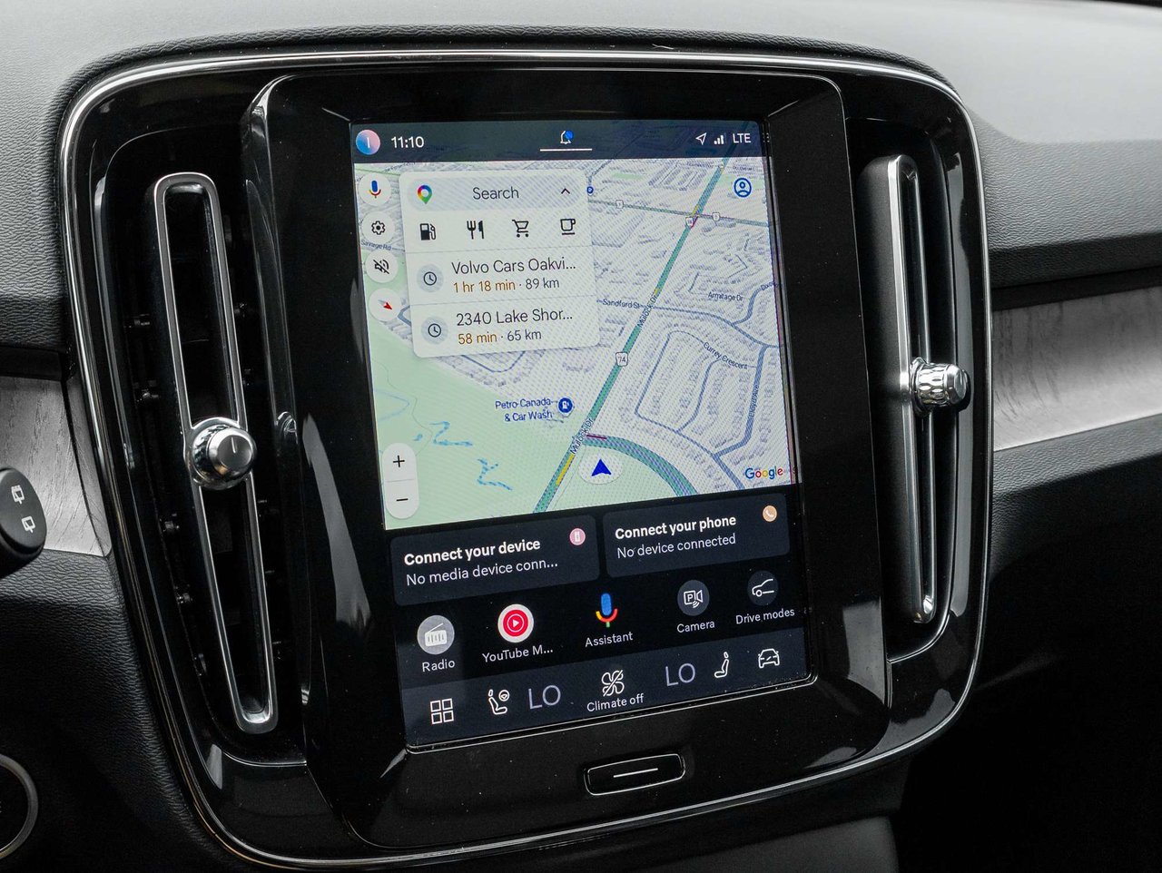 2024 Volvo XC40 Plus Dark Theme-11
