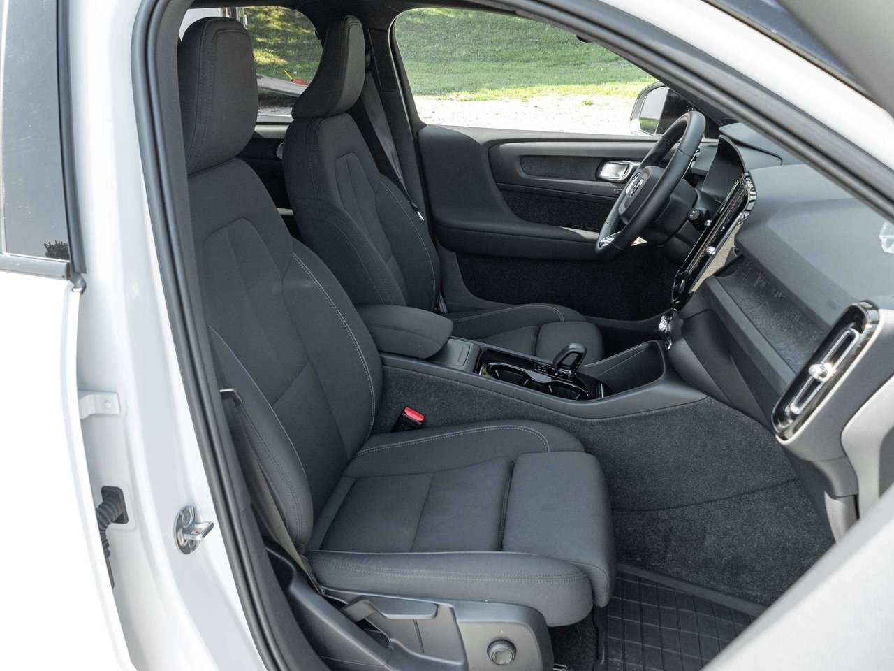 Volvo XC40 RECHARGE  AWD 2024-21