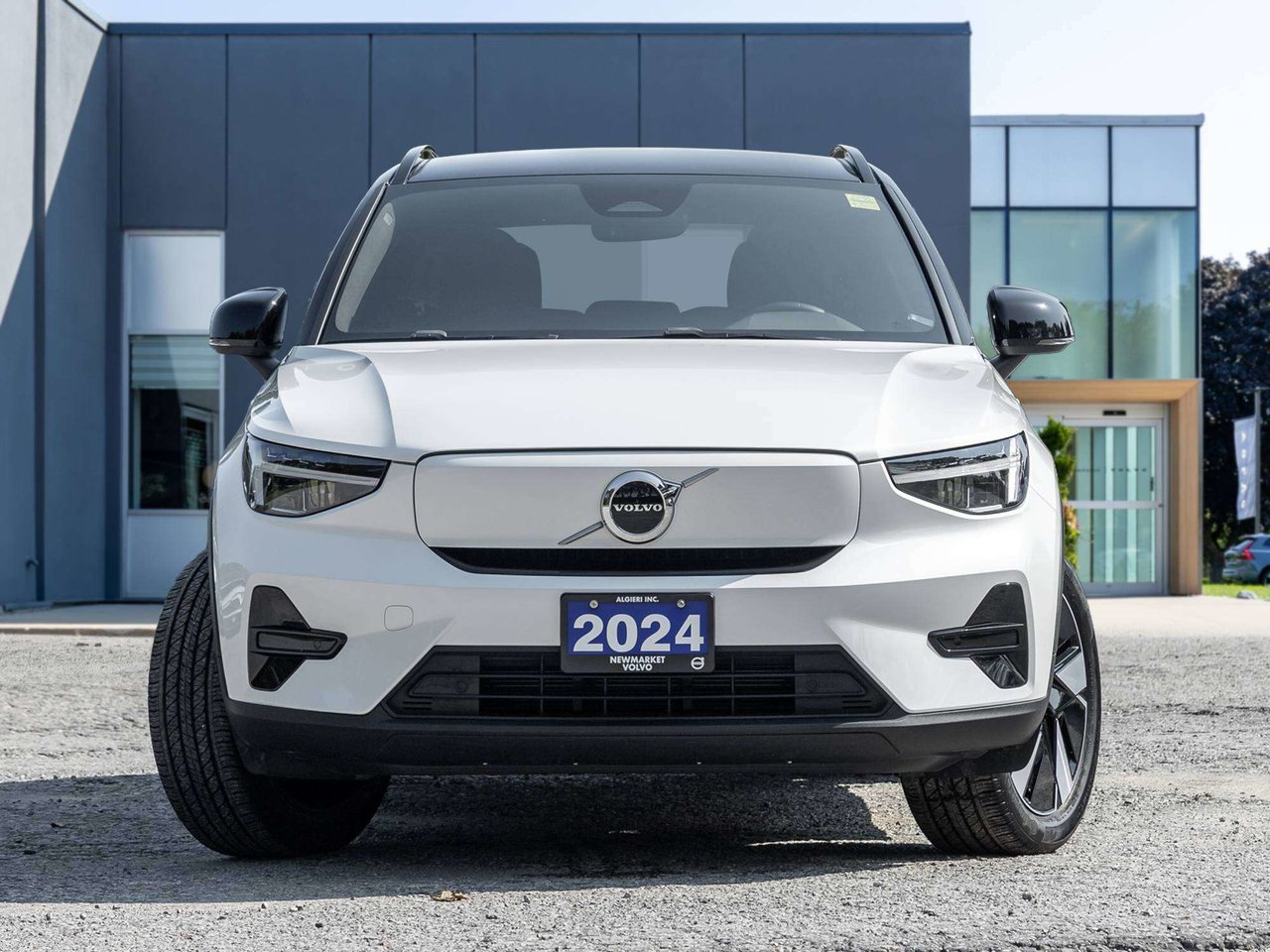 2024 Volvo XC40 Core-2
