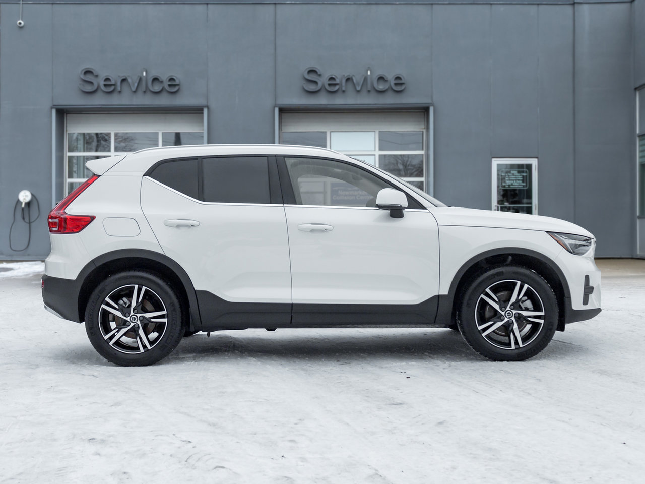 2025 Volvo XC40 B5 AWD Bright Theme  CPO FINANCE RATE fr 3.49%*-4