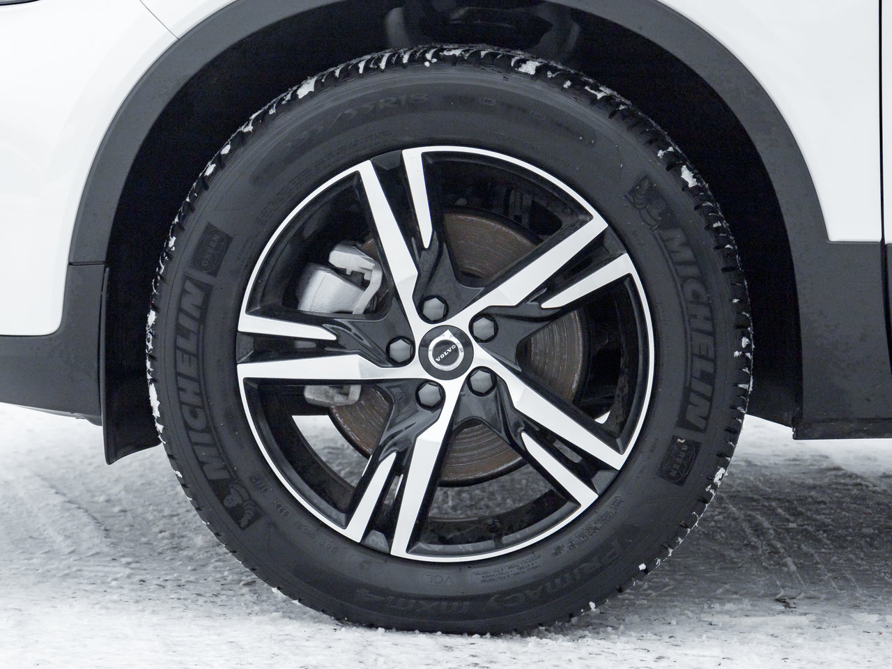 2025 Volvo XC40 B5 AWD Bright Theme  CPO FINANCE RATE fr 3.49%*-3