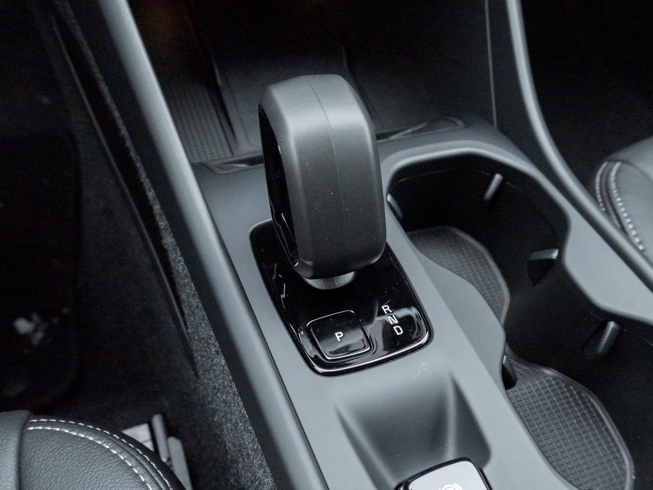 2025 Volvo XC40 B5 AWD Bright Theme  CPO FINANCE RATE fr 3.49%*-12