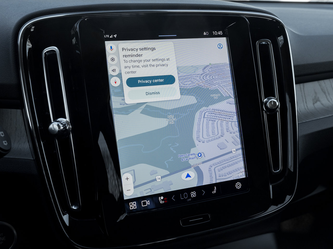 2025 Volvo XC40 B5 AWD Core Bright Theme  CPO FIN RATE 3.49%*-4%*-10