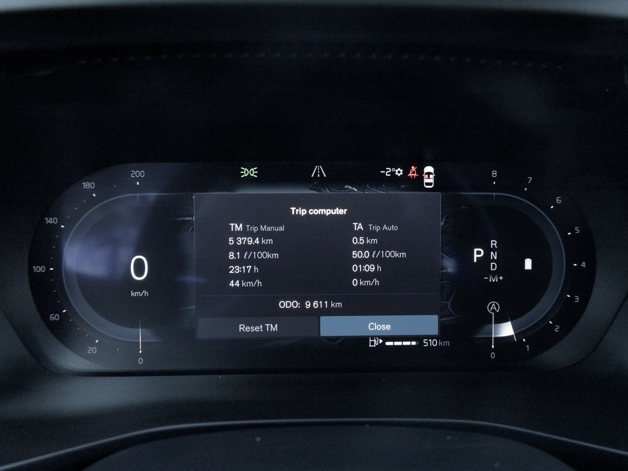 2025 Volvo XC40 B5 AWD Core Bright Theme  CPO FIN RATE 3.49%*-4%*-9