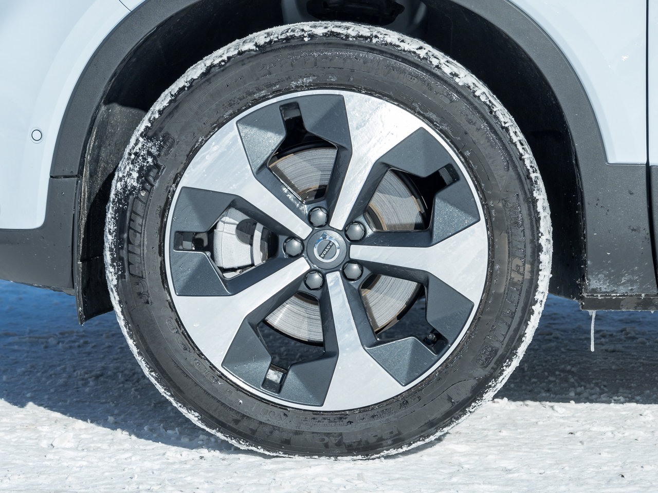 Volvo XC40 B5 AWD Plus Dark Theme CLOUD BLUE VOLVO CPO 2025-3