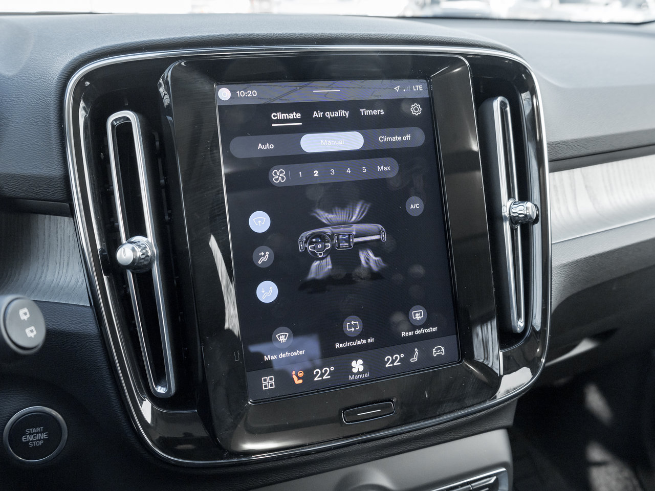 Volvo XC40 B5 AWD Plus Dark Theme CLOUD BLUE VOLVO CPO 2025-19