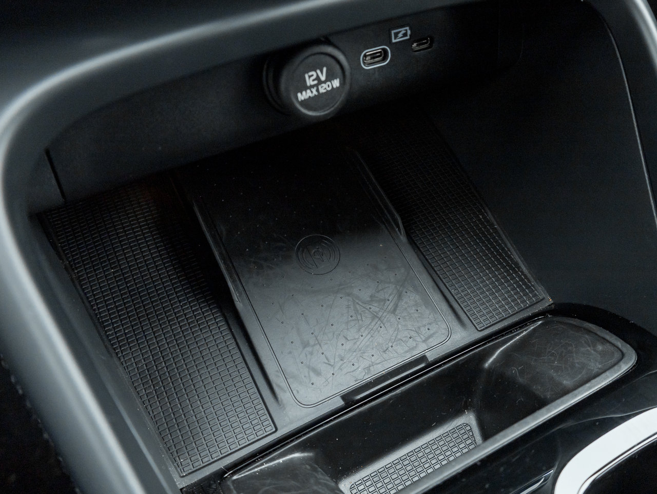 Volvo XC40 B5 AWD PLUS  CPO FINANCE RATE 3.49%(24M)-4%*(84M) 2025-17