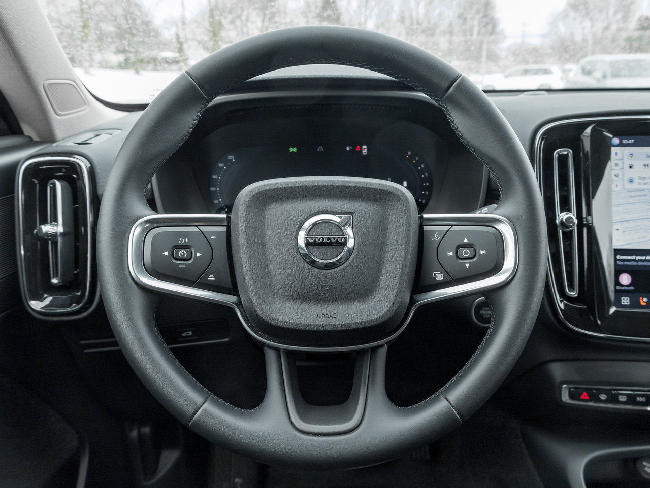 2025 Volvo XC40 B5 AWD Core  CPO FINANCE RATE FROM 3.49%*-7