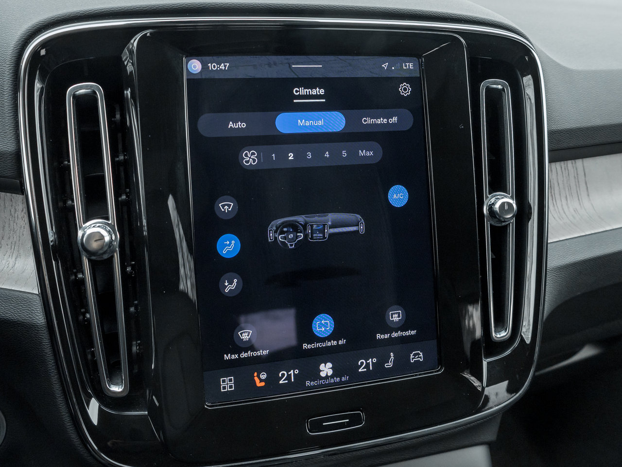 2025 Volvo XC40 B5 AWD Core  CPO FINANCE RATE FROM 3.49%*-17