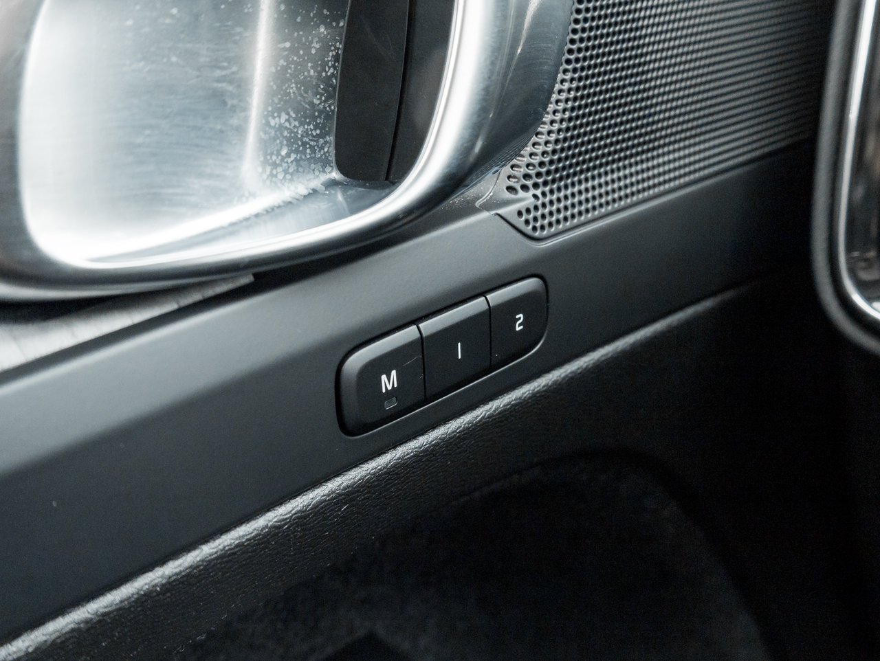 2025 Volvo XC40 B5 AWD Core  CPO FINANCE RATE FROM 3.49%*-13