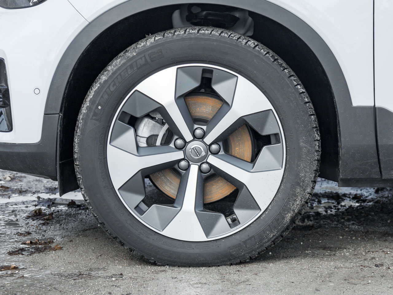 2025 Volvo XC40 B5 AWD PLUS Dark Theme CPO FIN RATE 4%* (84M)-3