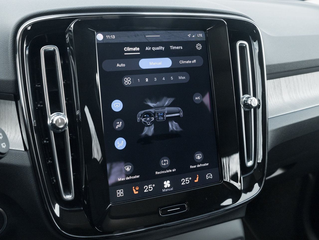 2025 Volvo XC40 B5 AWD PLUS Dark Theme CPO FIN RATE 4%* (84M)-19