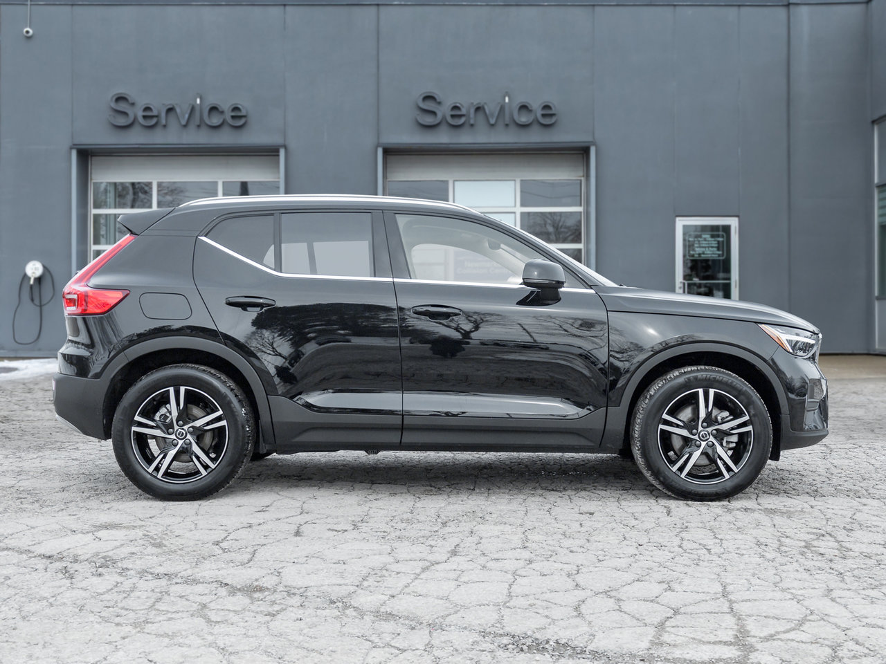 2025 Volvo XC40 B5 AWD  CPO FINANCE RATE 3.49%*(24M)-4%*(48M)-4