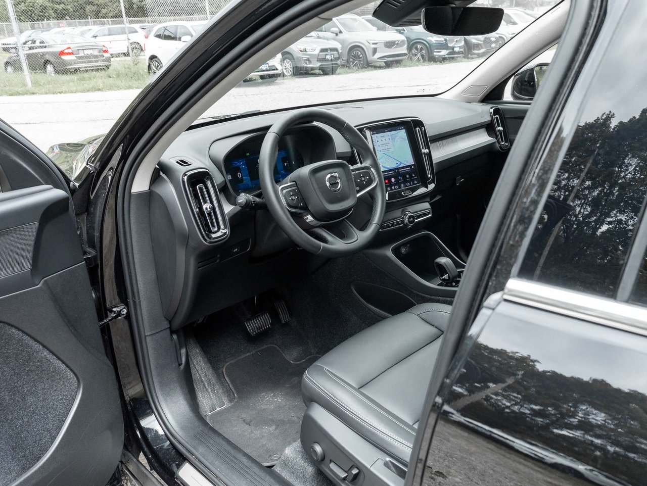 2025 Volvo XC40 B5 AWD  CPO FINANCE RATE 2.99%* (UP TO 84 MONTH)-6