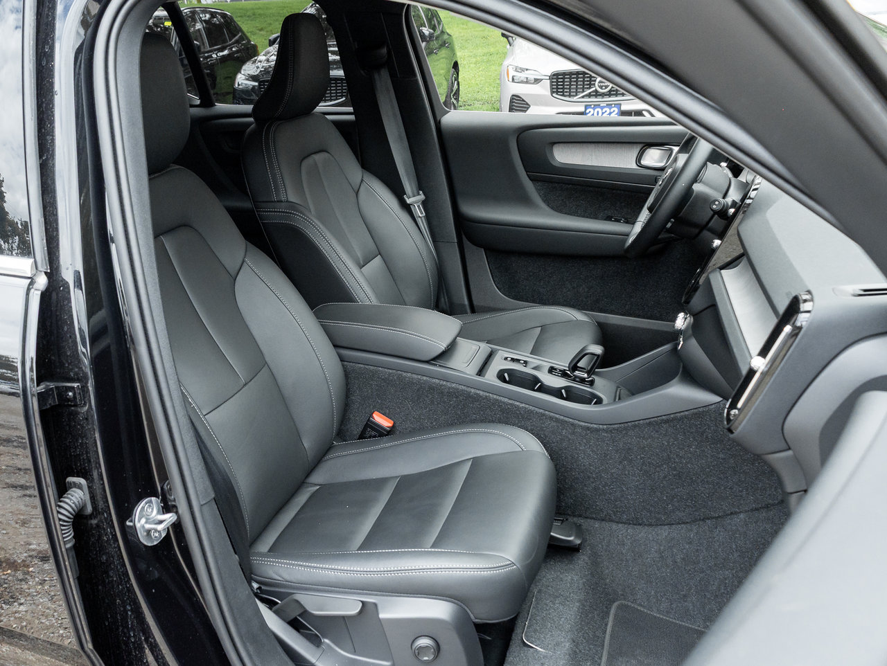 2025 Volvo XC40 B5 AWD  CPO FINANCE RATE 2.99%* (UP TO 84 MONTH)-20