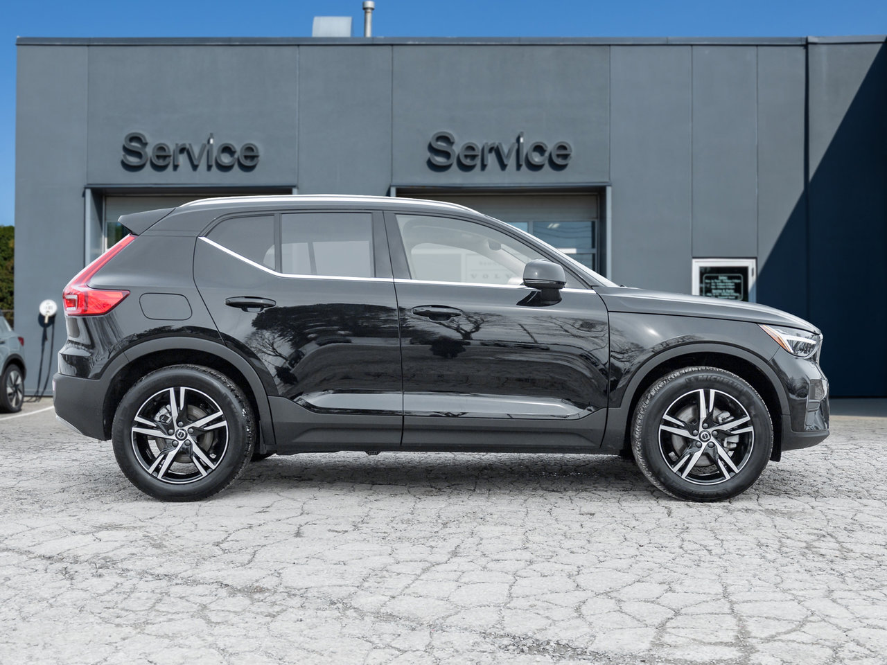 2025 Volvo XC40 B5 AWD  CPO FINANCE RATE 3.49%*(24M)-4%*(48M)-4