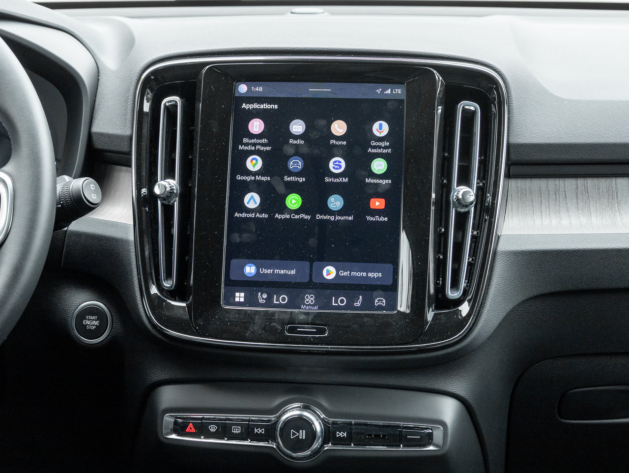 2025 Volvo XC40 B5 AWD  CPO FINANCE RATE 2.99%* (UP TO 84 MONTH)-24