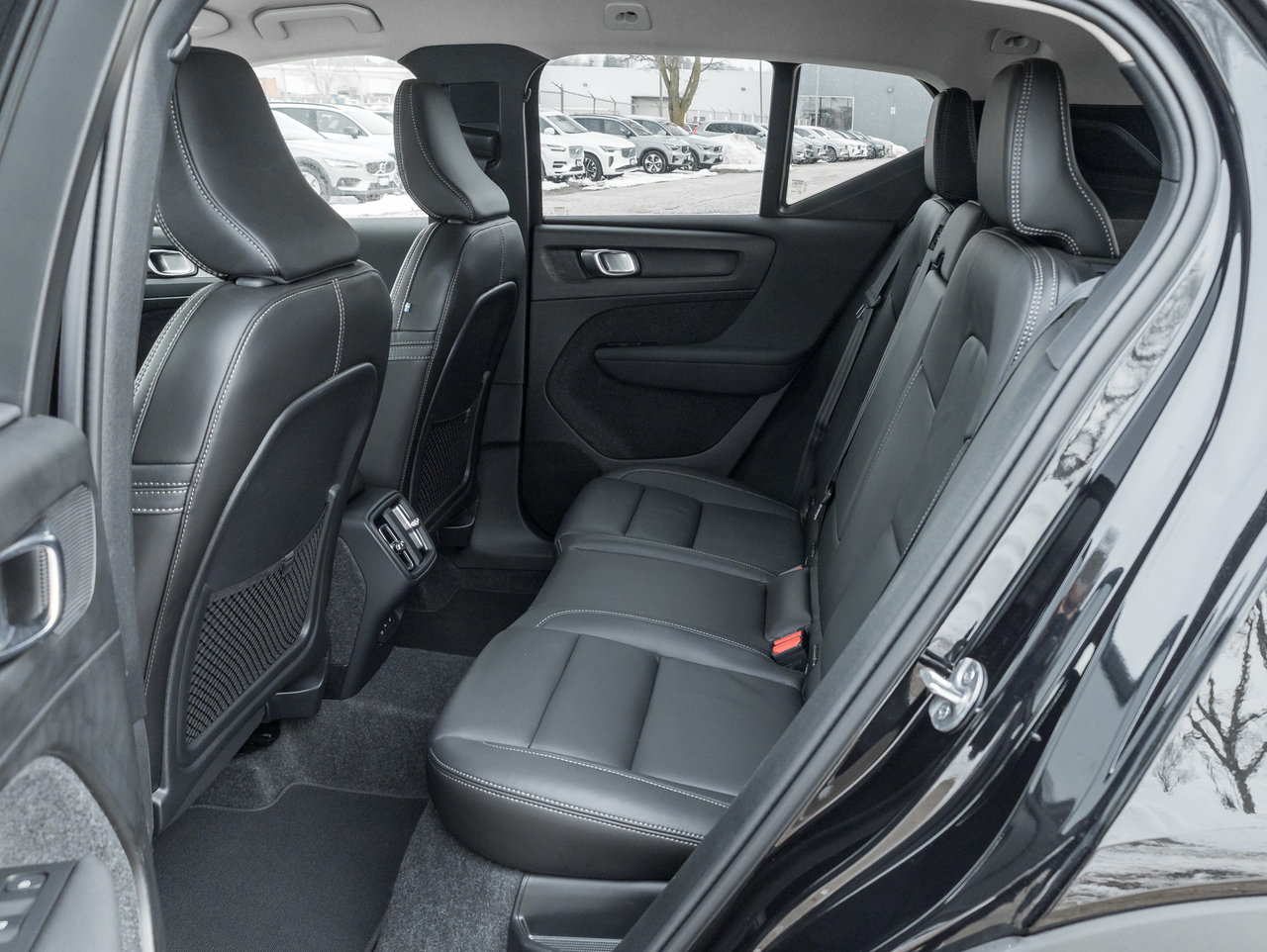 2025 Volvo XC40 B5 AWD  CPO FINANCE RATE 3.49%*(24M)-4%*(48M)-21