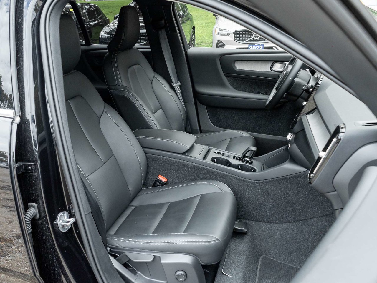 2025 Volvo XC40 B5 AWD  CPO FINANCE RATE 2.99%* (UP TO 84 MONTH)-20