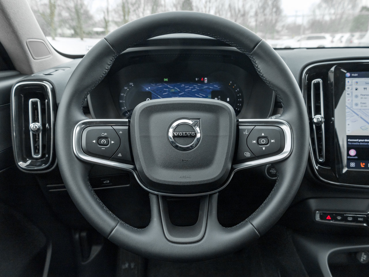 2025 Volvo XC40 B5 AWD  CPO FINANCE RATE 3.49%*(24M)-4%*(48M)-7