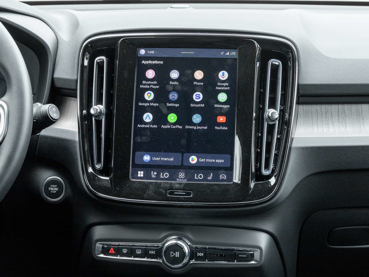 2025 Volvo XC40 B5 AWD  CPO FINANCE RATE 2.99%* (UP TO 84 MONTH)-24
