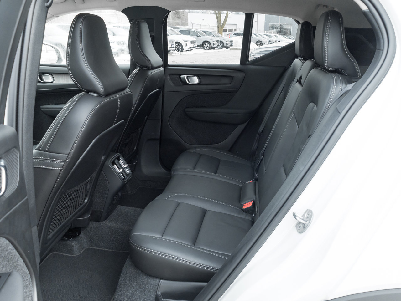 2025 Volvo XC40 B5 AWD Core Bright Theme  CPO FINANCE RATE 3.49%*-21