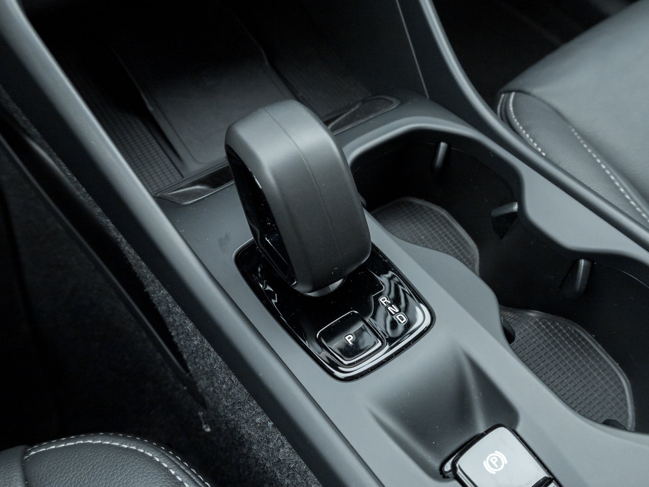 2025 Volvo XC40 B5 AWD Core Bright Theme  CPO FINANCE RATE 3.49%*-14