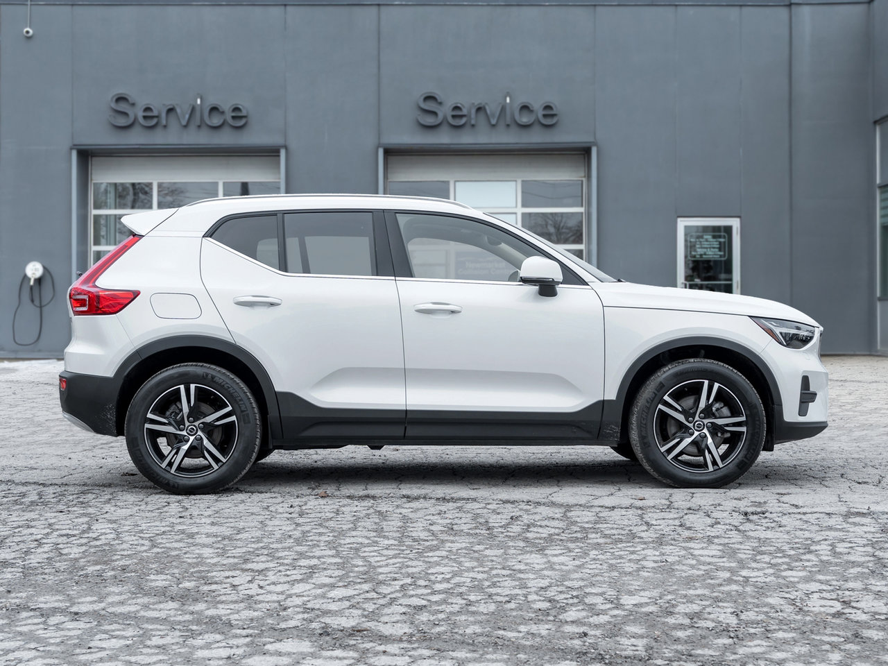 Volvo XC40 B5 AWD  CPO FINANCE RATE 3.49%*(24M)-4%*(48M) 2025-4