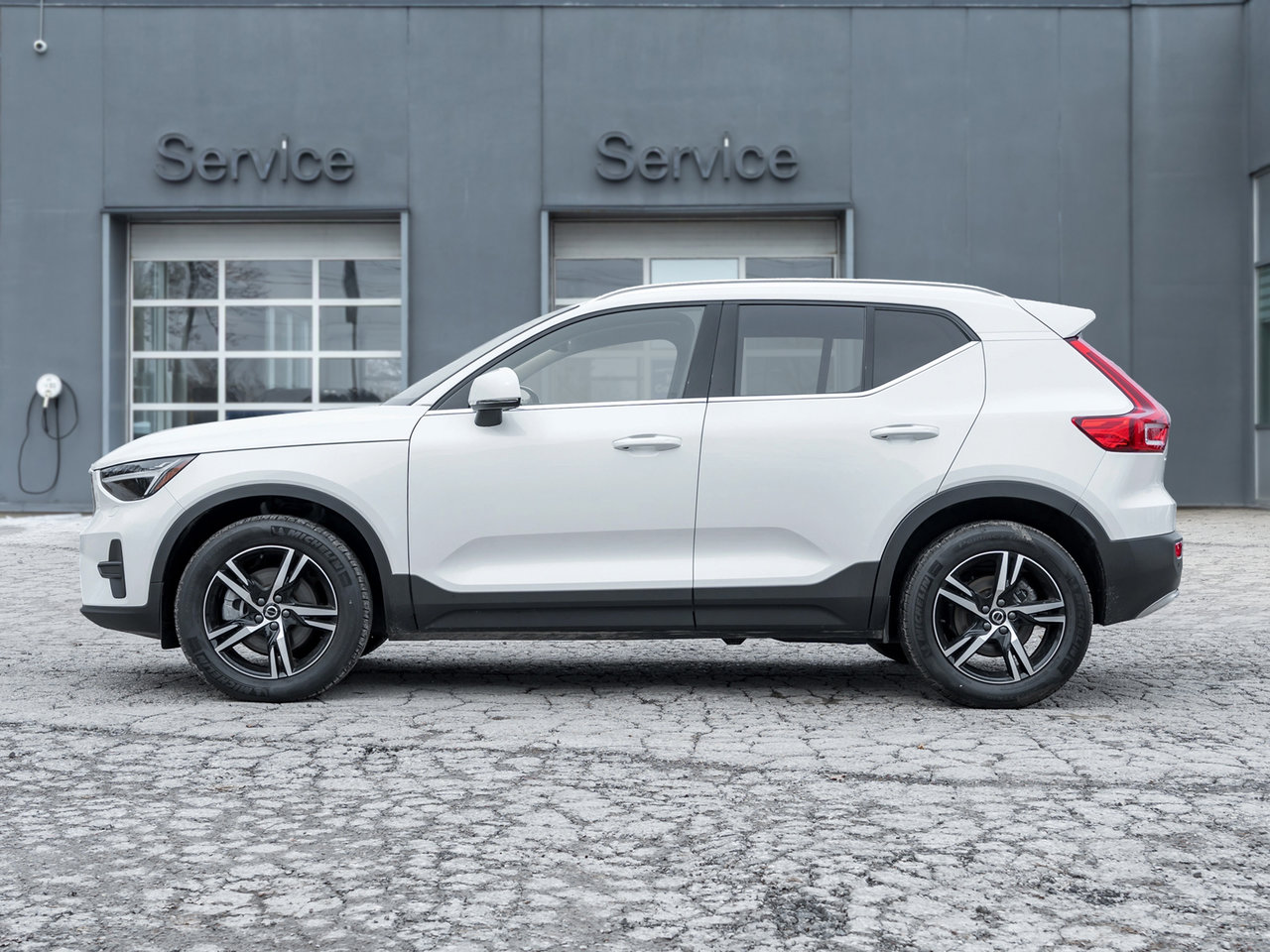 Volvo XC40 B5 AWD  CPO FINANCE RATE 3.49%*(24M)-4%*(48M) 2025-2