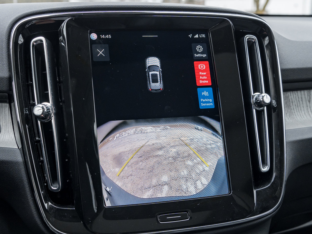 Volvo XC40 B5 AWD  CPO FINANCE RATE 3.49%*(24M)-4%*(48M) 2025-11