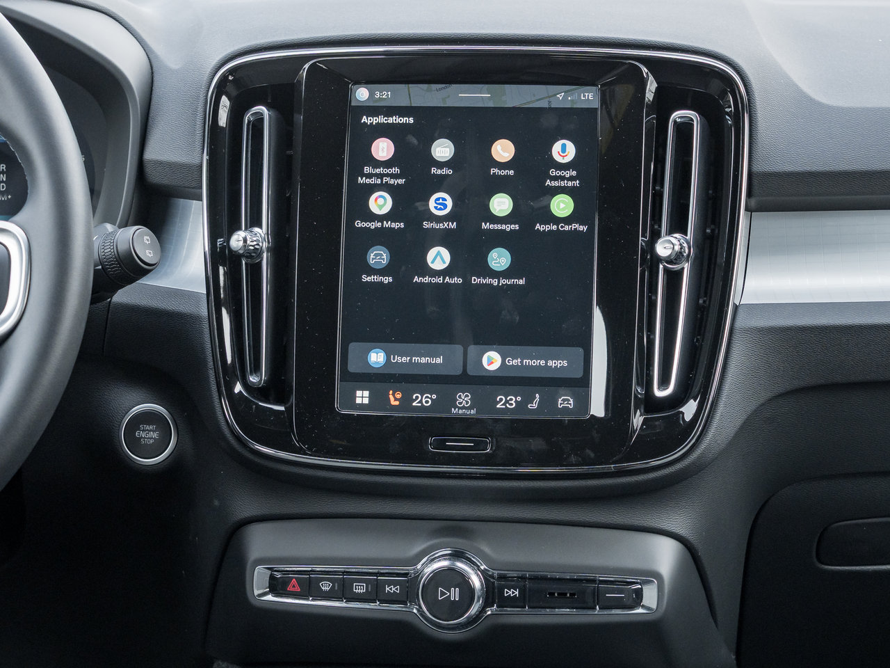 2025 Volvo XC40 B5 AWD Core  CPO FINANCE RATE 3.49%(24M)-4%*(84M)-23