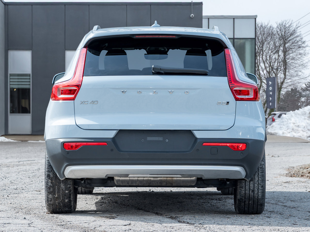 2025 Volvo XC40 B5 AWD Core  CPO FINANCE RATE 3.49%(24M)-4%*(84M)-5