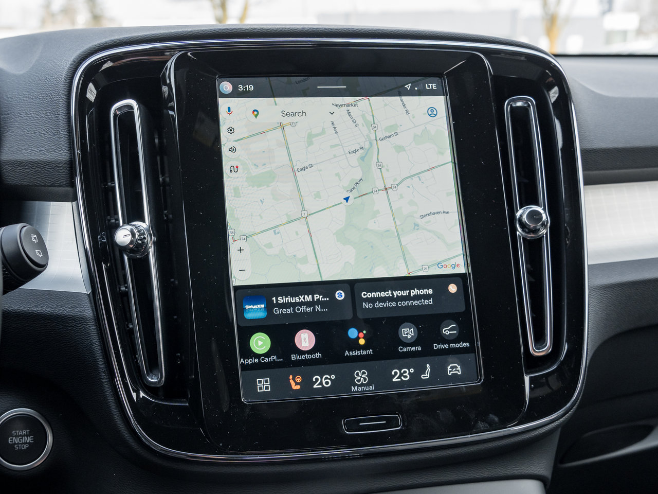 2025 Volvo XC40 B5 AWD Core  CPO FINANCE RATE 3.49%(24M)-4%*(84M)-10