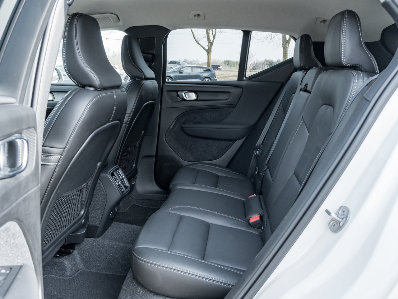 Volvo XC40 B5 AWD Core  CPO FINANCE RATE FROM 3.49%* 2025-20