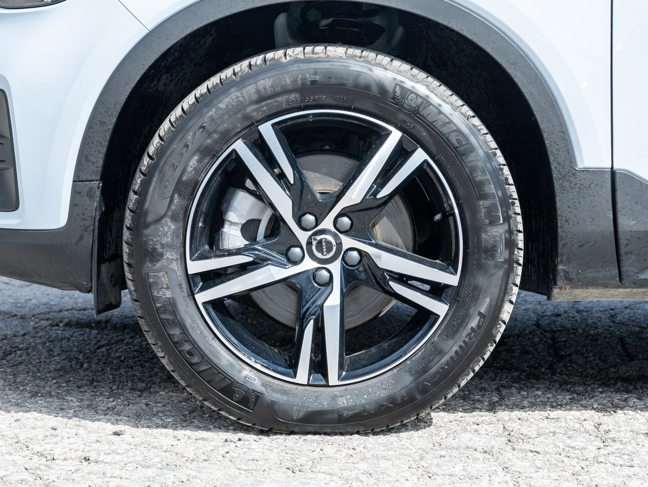 2025 Volvo XC40 B5 AWD  CPO FINANACE RATE 3.49%* UP TO 84 MONTH-3