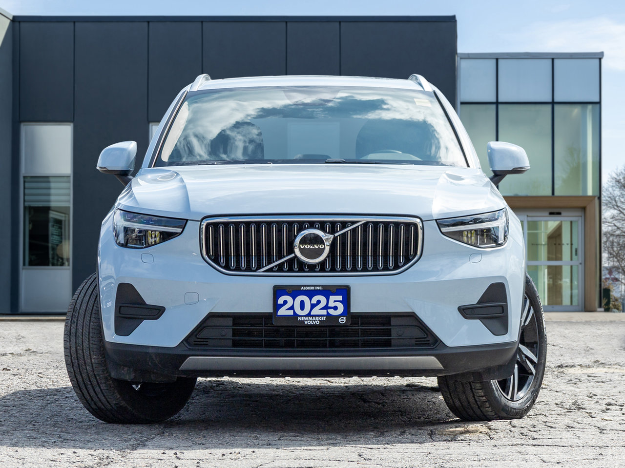 2025 Volvo XC40 B5 AWD  CPO FINANACE RATE 3.49%* UP TO 84 MONTH-1