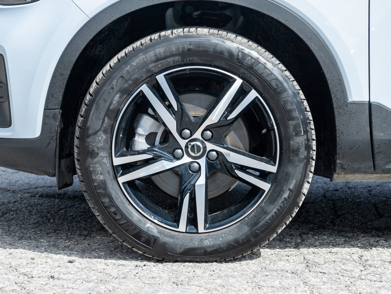2025 Volvo XC40 B5 AWD  CPO FINANACE RATE 3.49%* UP TO 84 MONTH-3