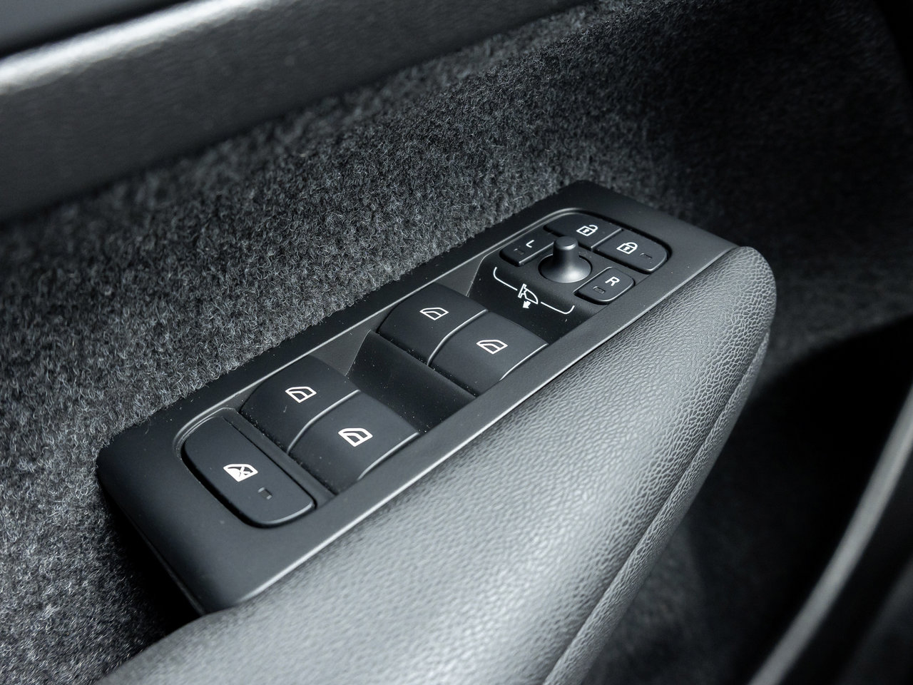 Volvo XC40 B5 AWD Core GREAT VALUE  FIN RATE 3.49%* UP TO 84M 2025-13
