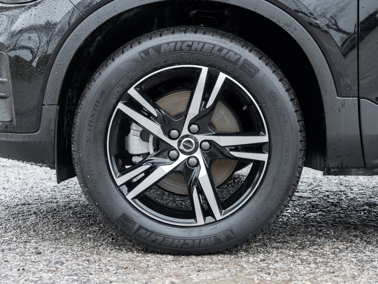 Volvo XC40 B5 AWD Core  CPOM RATE 3.49%* UP TO 84 MONTH 2025-3